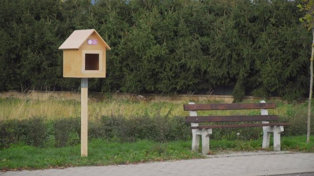 Konečná zastávka na Ľadovni zakvitne na jar kvetinami