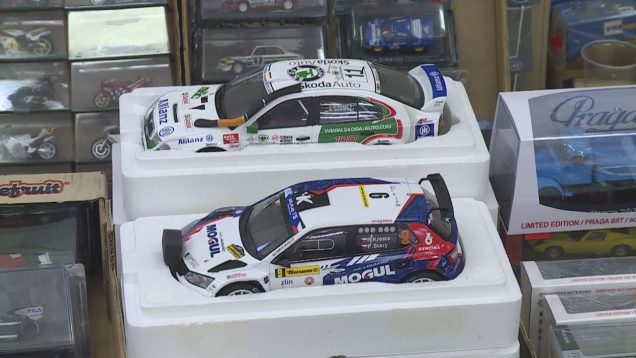 Niekto vlastní jedno auto,oni ich majú desiatky. Nie však zaparkované v garáži, ale na poličkách