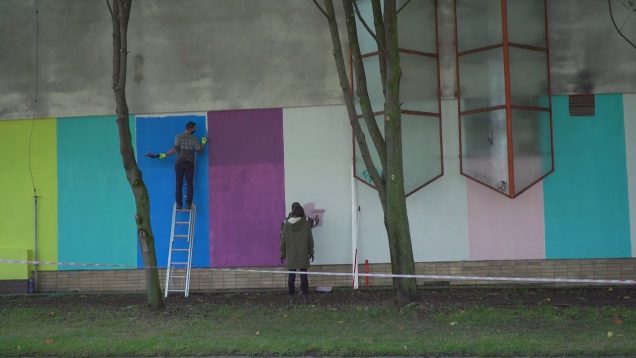 Ošarpaná stena v Zátručí sa vďaka skvelej myšlienke mení na nepoznanie
