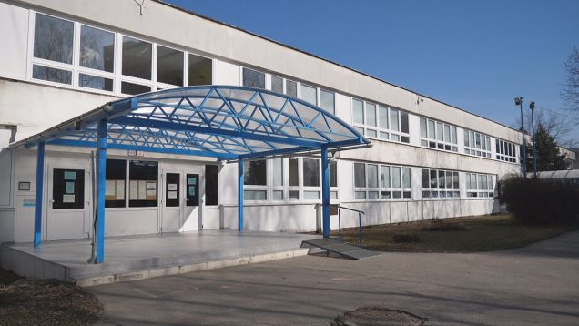 Výmena okien, rekonštrukcia jedálne aj strechy. ZŠ s MŠ Dolinského je vylepšená.