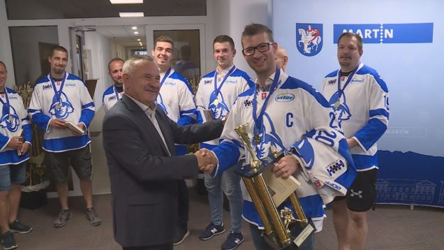 Dobrá partia je základ úspechu. Dôkazom sú Martinskí hokejoví amatéri. Na nedávnom medzinárodnom turnaji nechali všetkých za sebou a víťaznú trofej doniesli do Martina