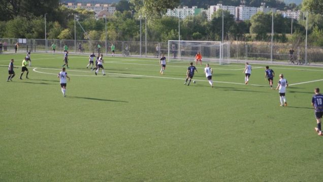,,Hokejový výsledok“ 8:2 priniesol ligový futbalový zápas na Pltníkoch