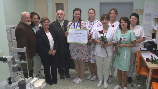 Pacienti poďakovali za láskavú a profesionálnu starostlivosť zdravotníkom z Očnej kliniky UNM