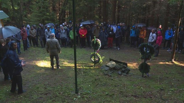 Študenti Spojenej školy si uctili francúzskych partizánov pri pamätníku na Martinských holiach
