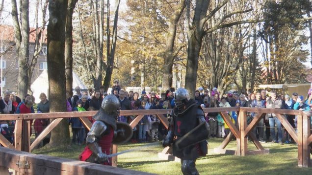 Mesto Martin sa ponorilo do 14. storočia. Rytierske zápasy, dobová kuchyňa, autentické odevy či sokoliari nemohli chýbať na jedinečnom podujatí Stredoveký deň