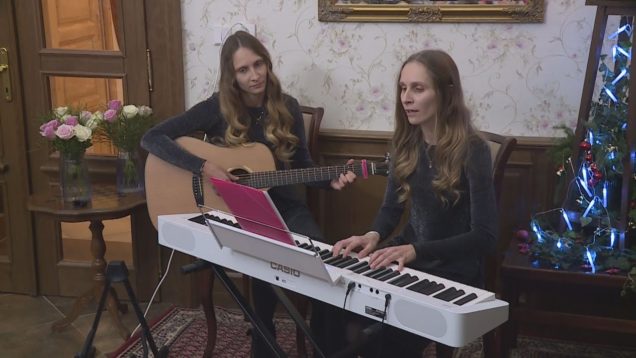 <strong><u>Vianočné koledy v podaní sestier Moniky a Gabiky Kuklových očarili hostí </u></strong>