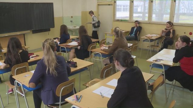 <strong><u>Zmenou financovania škôl sa v novembri menil aj rozpočet. Pre súkromné a cirkevné školy schválili poslanci 400-tisíc eur</u></strong>