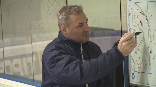 Trénerskú taktovku modrobielych prevzal po Danielovi Babkovi bývalý hráč bratislavského Slovana Rudolf Jendek