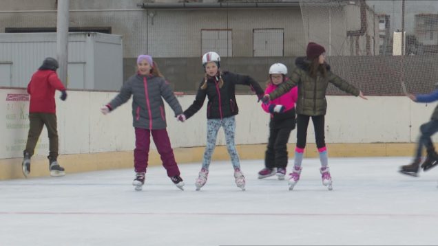 <strong><u>V Turčianskych Tepliciach sa korčuľuje pod holým nebom aj napriek nepriaznivej zime</u></strong>