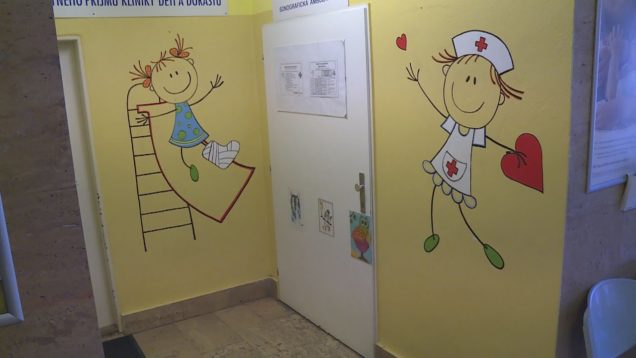 <strong><u>Z vďaky za to že sú, urobili radosť tým, pre ktorých už 60 rokov plnia svoje poslanie. Pracovníci „školy v bielom“ vymaľovali veselými obrázkami čakárne detskej kliniky</u></strong>