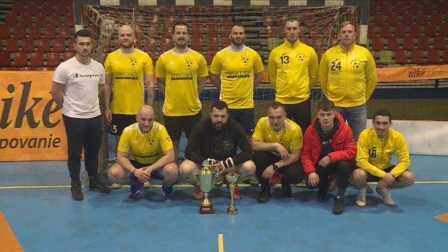 <strong><u>Po víťazstve v jarnej i jesennej časti mestskej ligy malého futbalu dominovali Bambariaci aj v zimnej futsalovej lige. V hanbe ale nezostali ani Belasí, Partia Kolonka či ďalšie tímy</u></strong>