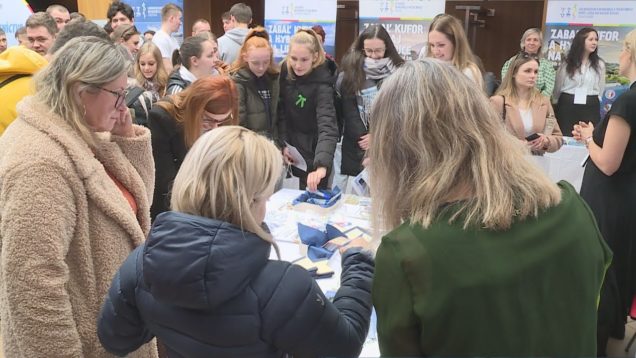 <strong><u>Študenti medicíny, ošetrovateľstva i zdravotníckych škôl mohli získať prehľad o situácii na trhu práce v zdravotníctve a nadviazali kontakty s budúcimi zamestnávateľmi</u></strong>