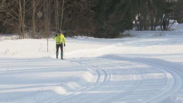 <strong><u>V Jedľovinách, na Stráňach a v Záturčí sa počas víkendu upravilo 15 km bežkárskych tratí</u></strong>