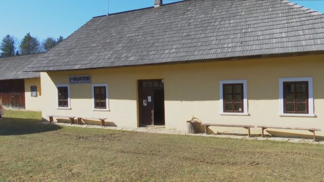 <strong><u>Prehliadku skanzenu si mohli spestriť prázdninujúce deti aj tvorivými dielničkam</u></strong>