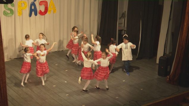 <strong><u>Tanec spájal. Hip-hop, disco, socu i slovenské ľudové tance predviedli deti na tanečnom vystúpení v Košťanoch nad Turcom</u></strong>