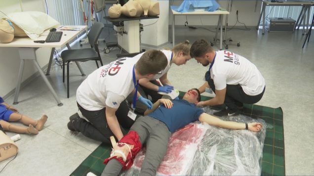 Nasimulované zranenia, krvácania a zlomeniny. Budúci lekári museli riešiť nasimulované situácie, ktoré vyzerali ako realita