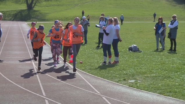 Obľúbené športové podujatie poznačilo v sobotu krásne počasie a opäť pekná účasť. Zabehať si prišli najmenší, pridali sa súrodenci, rodičia a nechýbali ani starkí