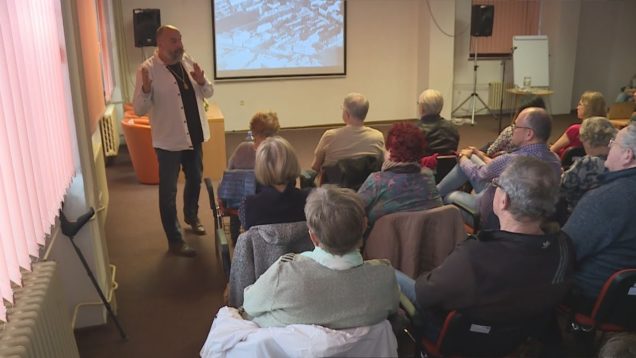 V Turčianskej knižnici sa návštevníci opäť vrátili v čase a nostalgicky spomínali. Tentoraz s nimi hostiteľ Igor Dobrovolný „diškuroval“ o magickom Riadku a ľuďoch, ktorí tam žili