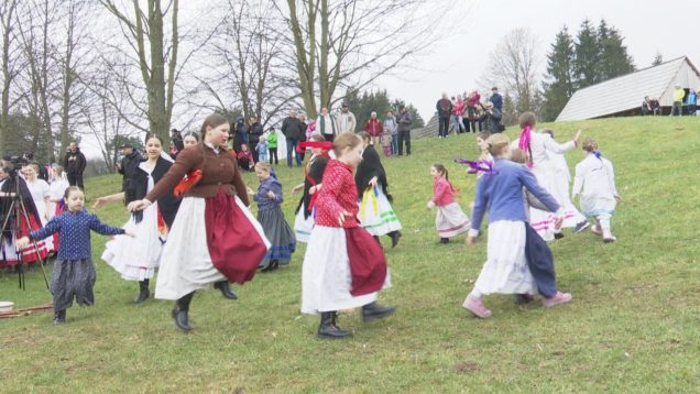 <strong><u>Vynášanie Moreny, zdobenie veľkonočných vajíčok a vystúpenia folklórnych súborov vytvárali v skanzene atmosféru, akú zažívali kedy si naši predkovia</u></strong>