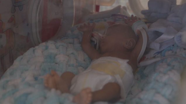 Neonatologická klinika v Martine má ako jediná na Slovensku zriadené Centrum urgentnej starostlivosti o kriticky chorých novorodencov. Jej snahou je centralizovať tam extrémne nezrelých novorodencov z celého Slovenska