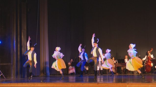 Neopakovateľné tanečné vystúpenia, spev, folklórne tradície a k tomu nádherné kroje a najmä očarení diváci. To všetko ponúkla legenda slovenského folklóru