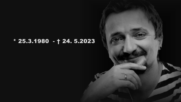 Obľúbený slovenský herec a hudobník, nenapodobiteľný „Brmbalík“ Daniel Heriban, ktorý začínal v martinskom divadle dnes ráno nečakane odišiel do hereckého neba