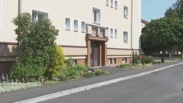 Kvetinové záhony a predzáhradky v meste