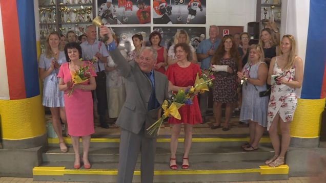 Pre niekoho sa dnes skončil len ďalší školský rok, no deviataci dnes prekročili brány svojej základnej školy ako žiaci naposledy. V ZŠ s MŠ Podhájska to bolo veselé i emotívne