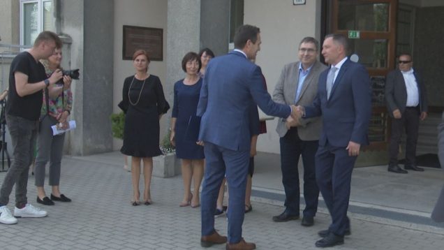 Predseda vlády i minister školstva považujú základnú školu v Kláštore pod  Znievom za pokrokovú školu, ktorá je na zavádzanie kurikulárnej reformy výborne pripravená