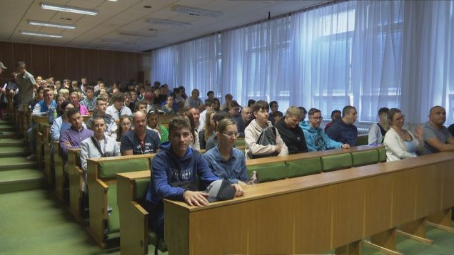 Prvý školský deň majú za sebou žiaci Strednej odbornej školy dopravnej v Priekope