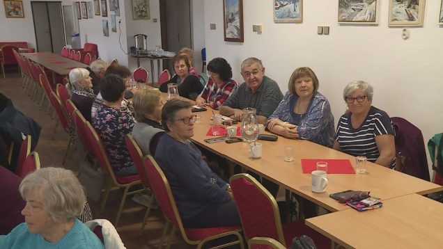 Ako sa nestať obeťou podvodníkov a prečo sú práve seniori tou cieľovou skupinou? Aj tým sa zaoberali v Dennom centre hneď potom, ako zagratulovali jubilantom