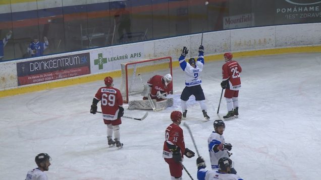 Martinskí hokejisti v úvodnom dueli druhej ligy deklasovali súpera z Partizánskeho. Vo výbornom svetle sa ukázali aj fanúšikovia, ktorí v tom Rytierov nenechali samých