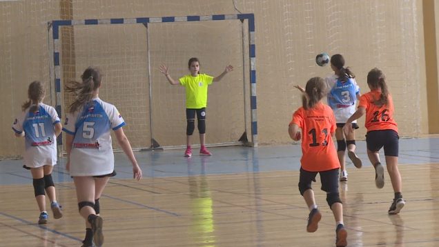 Mladšie žiačky z MHáK Martin si v sobotu v druhom kole krajskej súťaže schuti zastrieľali. Na domácej palubovke si poľahky poradili so súperkami z Trenčína