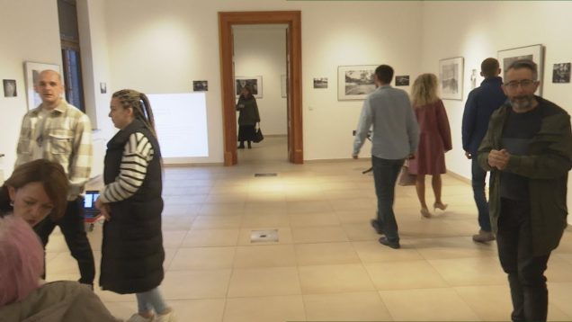 Pacienti Psychiatrickej liečebne zobrazili svoje príbehy prostredníctvom objektívu fotoaparátu a odhalili svoju identitu