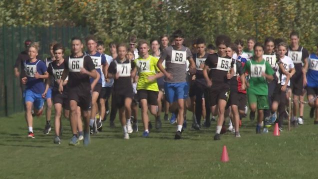 Takmer stovka žiakov a žiačok základných škôl z celého okresu sa zišla na atletickom štadióne a vyvrátila mýtus, že deťom a mladým ľudom sa nechce hýbať