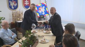 V piatok navštívila primátora Jána Danka delegácia z islandského mesta Akureyri. Zástupcovia obidvoch miest svojim podpisom spečatili partnerskú dohodu