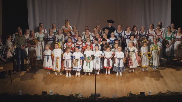Vandroval šuhajko bol program, v ktorom vynikla krása slovenských piesní i tancov