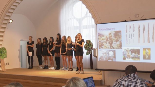 Žiaci Spojenej školy vo Vrútkach ukázali, že im čítanie nie je cudzie. Medzinárodný deň školských knižníc oslávili programom o histórii, kultúre a krásach našej krajiny
