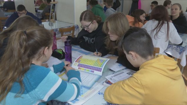 Zo značiek chemických prvkov vytvorili 643 slov. Žiaci zo ZŠ Nade Hejnej sú autormi nového slovenského rekordu