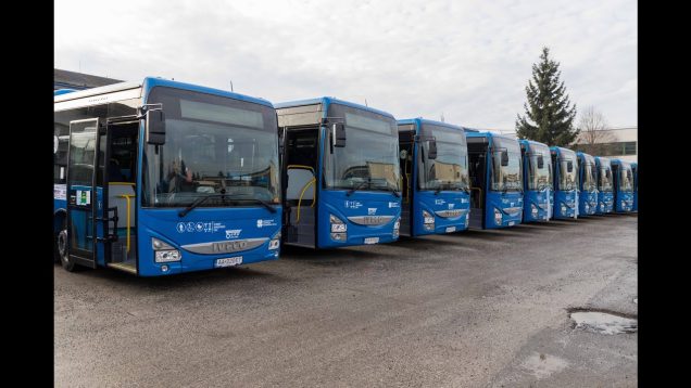 Skauti odovzdali poslancom Betlehemské svetlo, zmena režimu MHD počas sviatkov, nové autobusy v prímestskej doprave, na cestách v Žilinskom kraji budú jazdiť nové sypače