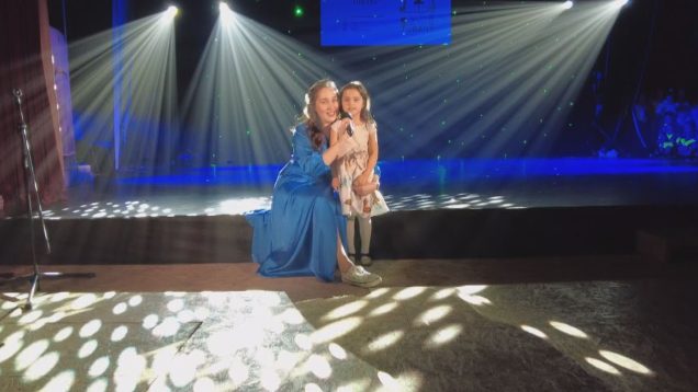 Viac ako stovka talentovaných detí prispela k nádhernej vianočnej nálade obyvateľov Turian. Predstavili sa deti navštevujúce tanečný, hudobný, ale aj výtvarný odbor