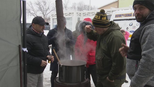 Vôňa kapustnice sa Vrútkami šírila už deň pred Vianocami. Pre ľudí bez domova, sociálne slabších, ale aj náhodných pocestných ju varili ľudia s veľkým srdcom