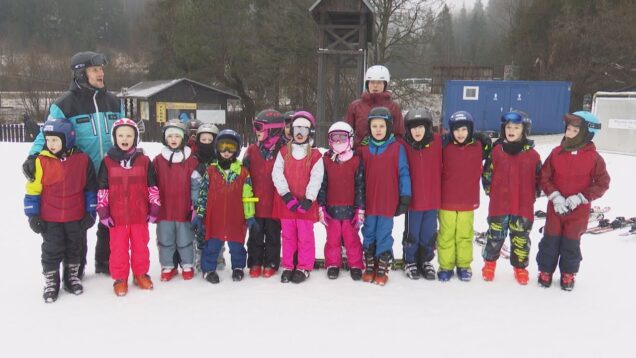 Hoci lyžiarske strediská bojujú s počasím, lyžiarske výcviky pre školy sú v plnom prúde