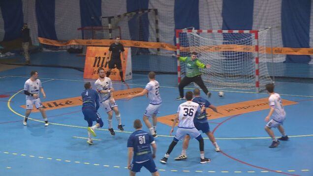 Aj v súboji proti Topoľčanom ťahali martinskí hádzanári (MHáK) za kratší koniec. Prehrali o osem gólov