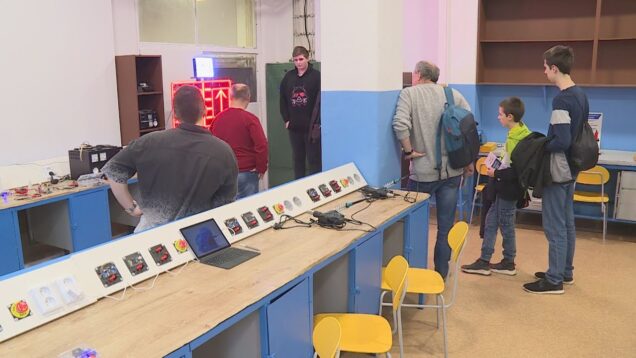 Stredná odborná škola dopravná pozvala do svojich priestorov potenciálnych žiakov v sobotu. Na záujemcov čakala nielen prehliadka školy, ale aj ukážky praktického vyučovania