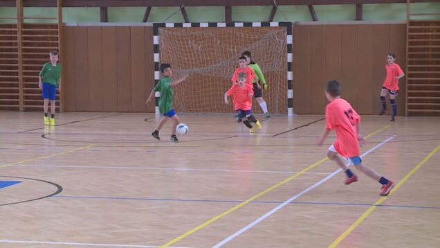 Minifutbalová liga najmladších žiakov spoznala víťazov. Pre organizátorov a učiteľov telocviku je však víťazom každý jeden malý účastník a účastníčka