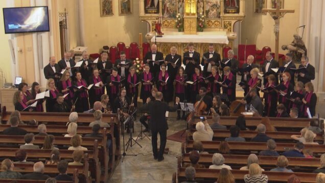 Vrútocký chrámový zbor sa predstavil publiku so sakrálnymi skladbami. Návštevníci sa mohli zahĺbiť sa do zhudobnenej veľkonočnej liturgie