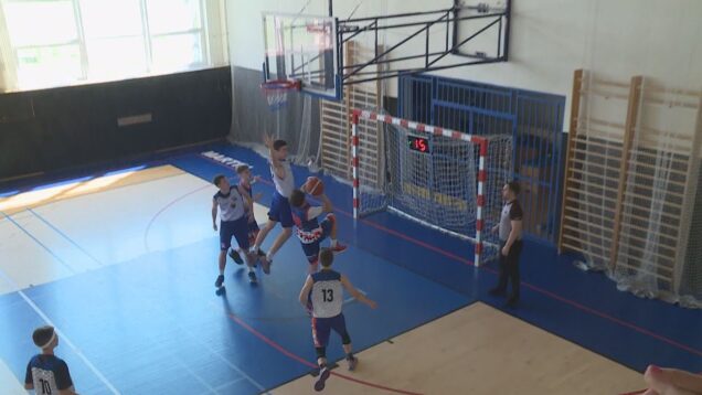 Mladých basketbalistov najskôr potrápili rovesníci z Prešova, no potom si chalani slová trénera zobrali k srdcu a súboj proti Žiline už mali vo svojich rukách