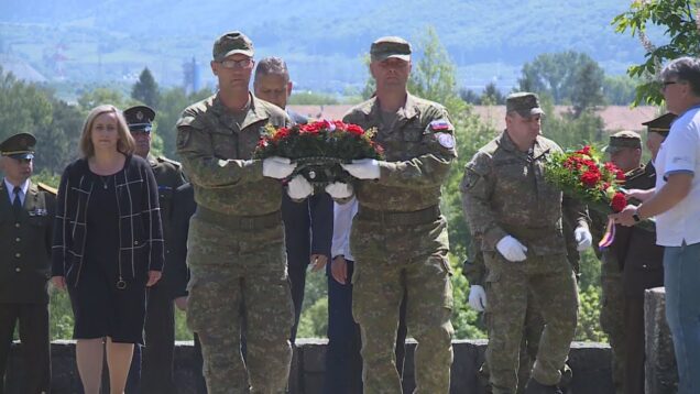Na Cintoríne hrdinov SNP sa poklonili a vzdali hold všetkým, ktorí sa pričinili o to, že dnes môžeme žiť v mieri