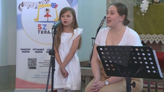 Evanjelickým kostolom sa rozliehali tóny klavíra a gitary. Žiaci umeleckej školy ukázali, aké piesne a skladby sa za školský rok naučili